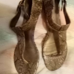 Bandolino snake skin sandel